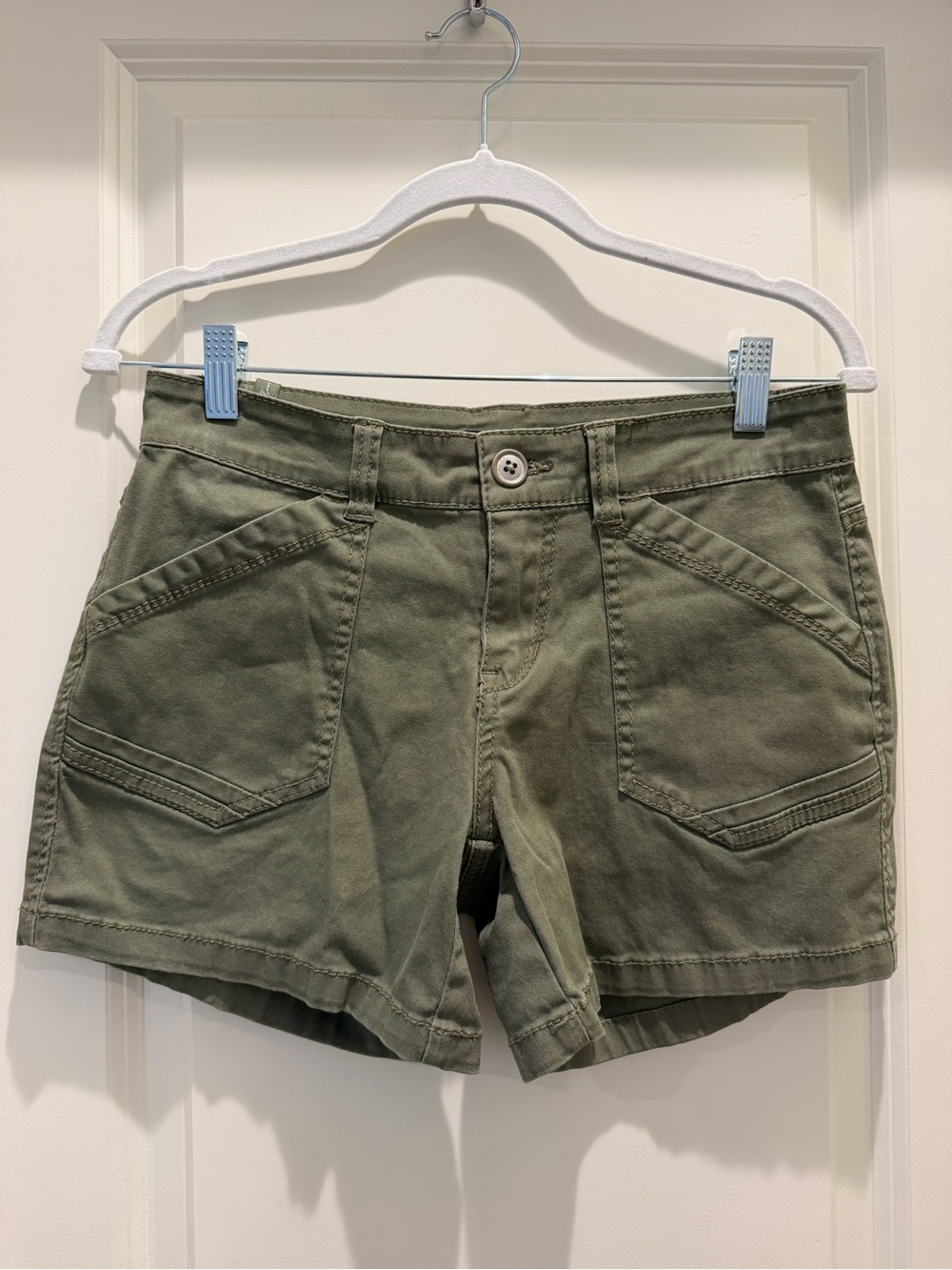 Women’s Olive Cargo Pocket Shorts